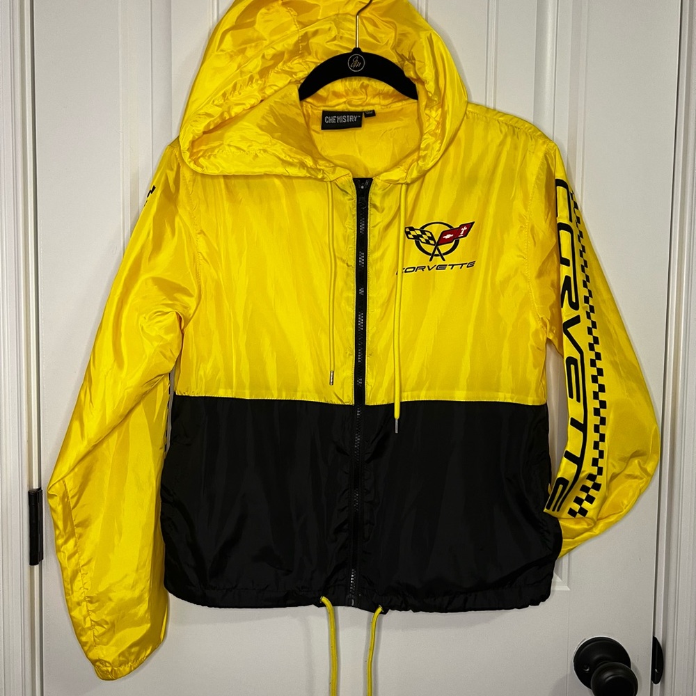 NWOT Chevy Corvette Yellow and Black Hooded Jacket / Windbreaker